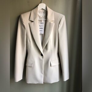 NWT! Zara Fitted Blazer With Shoulder Pads Size: XS